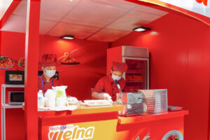 Khu vực bếp của Nisshin Seifun Welna tại Lễ hội Việt – Nhật 2026