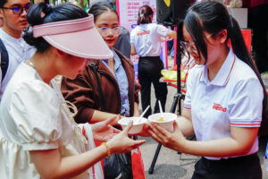 Khu vực bếp của Nisshin Seifun Welna tại Lễ hội Việt – Nhật 2026